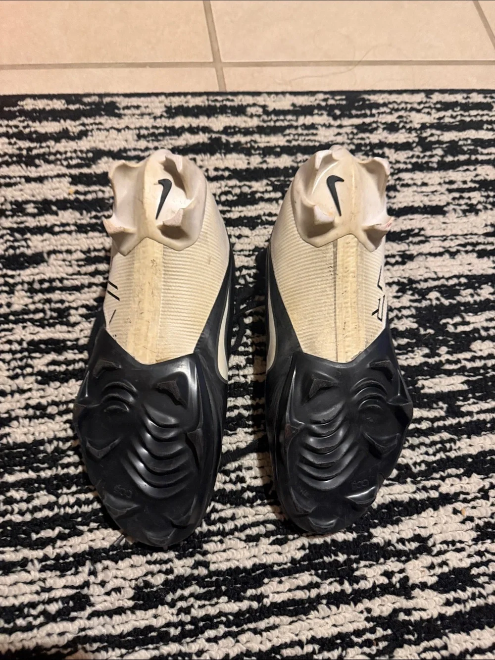 Nike sleek men’s